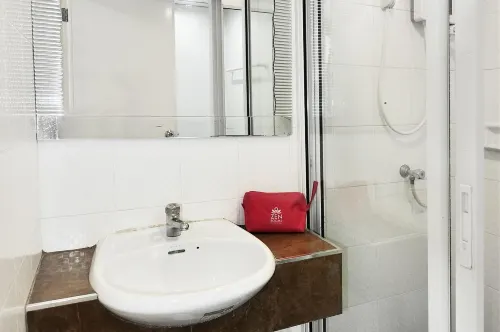 Aryan Suites Hotel Photos