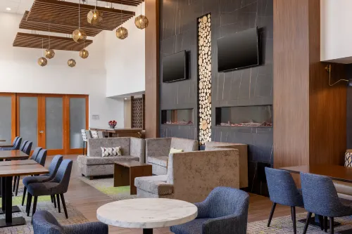 Hampton Inn and Suites by Hilton Windsor Dining Photos