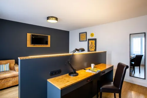 Best Western Plus Suitcase Paris la Defense Zimmer Photos
