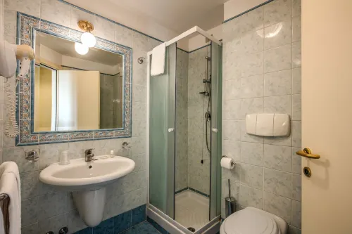 Hotel Laura Rooms Photos