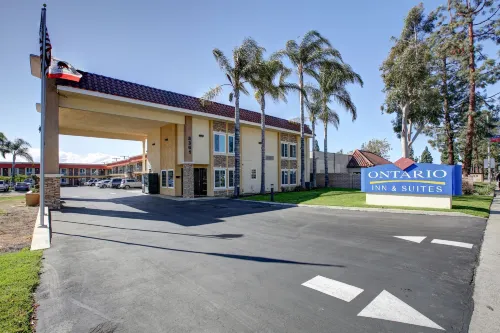 Ontario Inn & Suites Esterni Photos