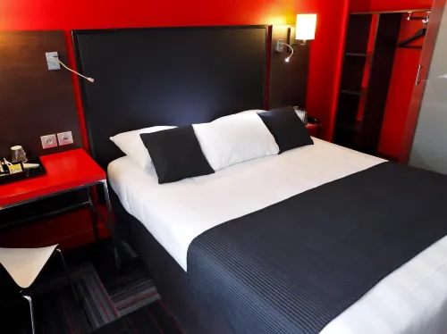 Kyriad Lyon Sud - Sainte Foy Rooms Photos