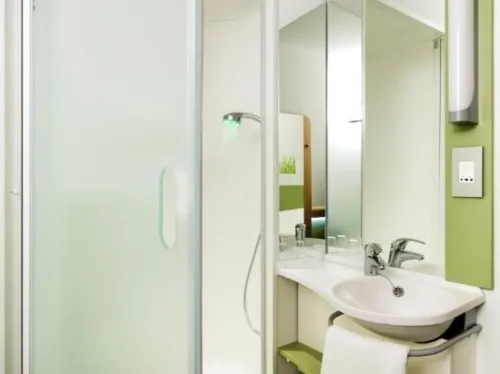 Ibis Budget Belfast City Centre Rooms Photos