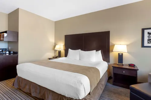 Best Western Plus Fort Saskatchewan Inn  Suites Chambres Photos