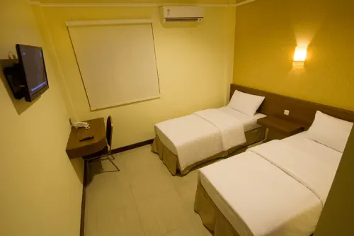 Imperial Hotel Gorontalo Kamar Photos