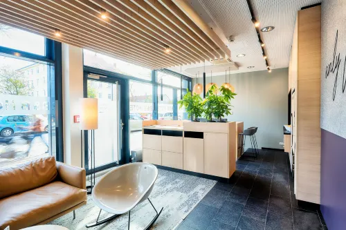 B&B HOTEL München-Moosach Espaces publics Photos
