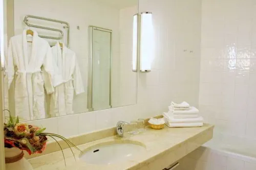 EA Hotel Julis Photos
