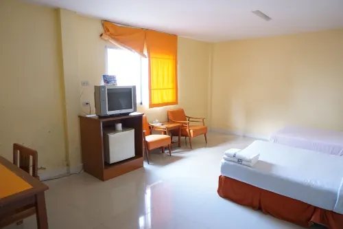 Sri Chumphon Hotel Chambres Photos