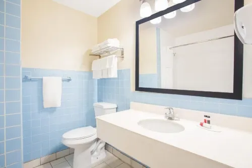 FairBridge Inn Express Buffalo Airport Williamsville Rooms Photos