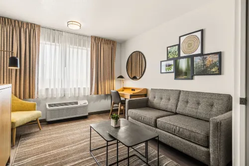 Oxford Suites Redding Rooms Photos