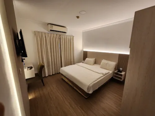 Sharjah International Airport Hotel Rooms Photos