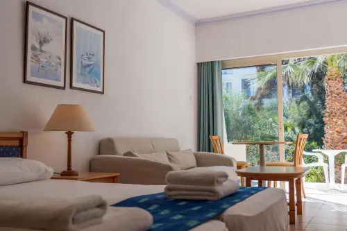 Paphos Gardens Holiday Resort Номера Photos