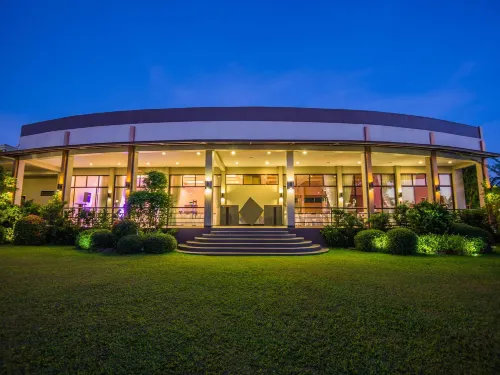Ariana Hotel Exterior Photos