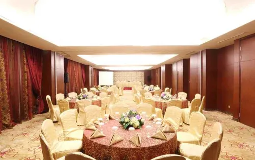 Belviu Hotel Bandung Dining Photos