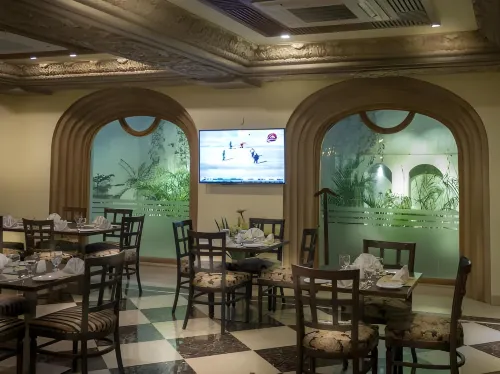 Luxus Grand Hotel Dining Photos
