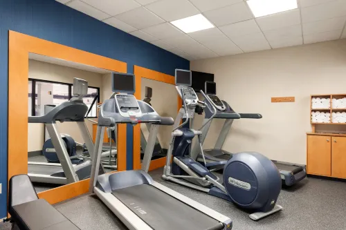 Hampton Inn & Suites Denver-Cherry Creek Leisure & Recreation Photos