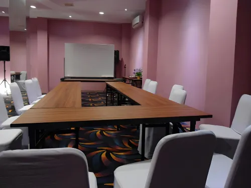 Atria Inn Fasilitas Bisnis Photos
