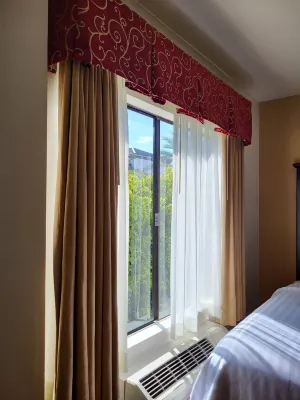 Cortona Inn and Suites Anaheim Resort Camere Photos