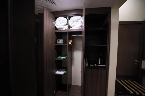 Al Ebaa Hotel Kamar Photos