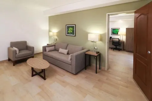 Wyndham Garden Monterrey Valle Real Zimmer Photos