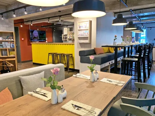 Vienna House Easy by Wyndham Bremen Restauration Photos