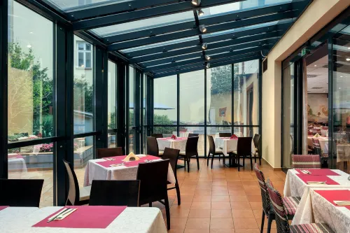 Hotel Roma Prague Restauration Photos
