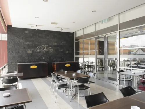 Hotel Seri Malaysia Kepala Batas Makanan Photos