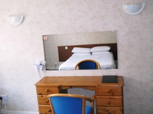 The Oakland Hotel Rooms Photos