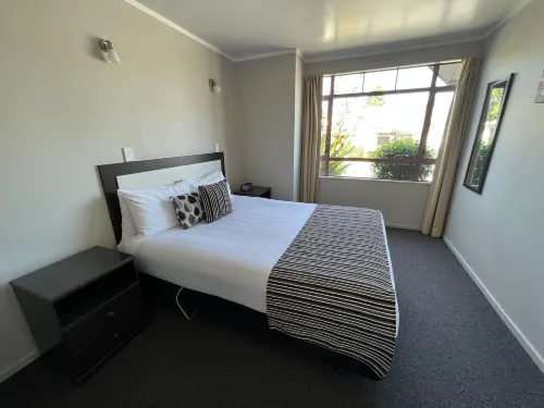 Quality Inn Acapulco Taupo Rooms Photos