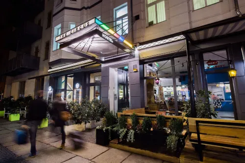 The Circus Hostel Exterior Photos