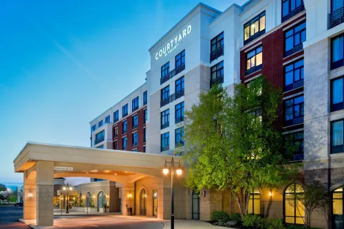 Courtyard Philadelphia Lansdale Exterior Photos
