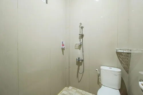 Koslo Yogyakarta Kamar Photos