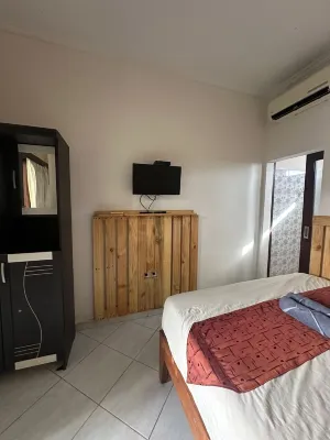 Sari Buana Bed & Breakfast Photos