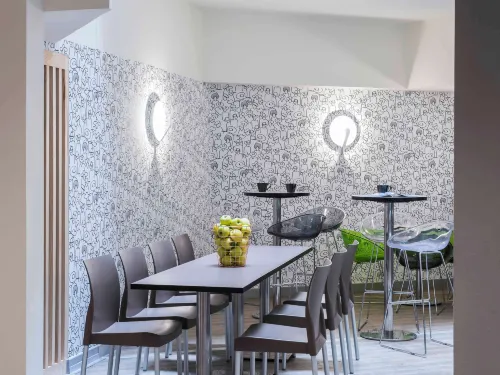 ibis Styles Nice Vieux Port Espaces publics Photos