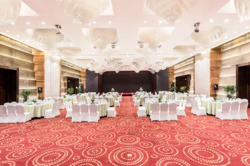 Holiday Inn Xi'an Big Goose Pagoda Dining Photos