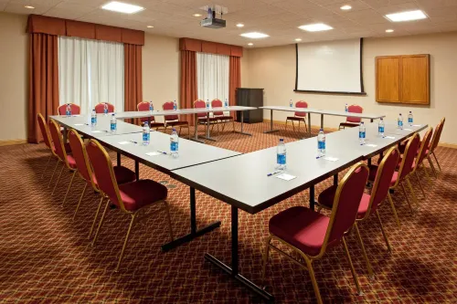 Holiday Inn Express & Suites Detroit - Utica Geschäftseinrichtungen Photos