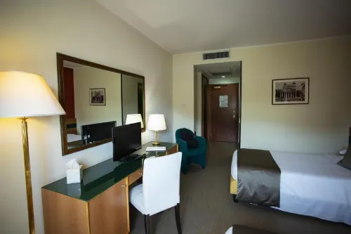BV Hotel Oly Номера Photos