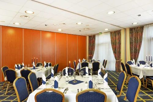 H+ Hotel Hannover Dining Photos