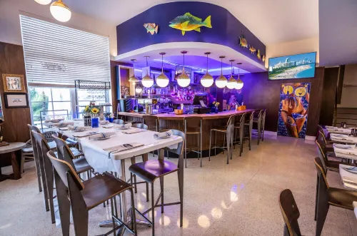 Oceanside Hotel and Suites Dining Photos