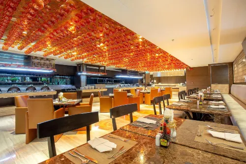 Graceland Hotel Bangkok Restauration Photos