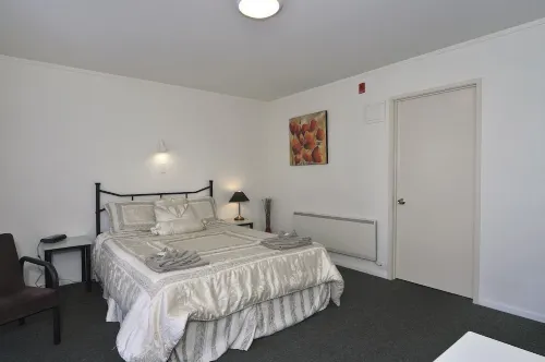 Fenton Court Motel Photos