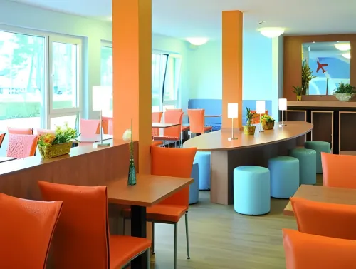 B&B HOTEL Baden-Airpark Mahlzeiten Photos