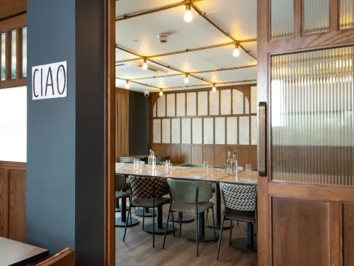 Ibis Styles London Gatwick Airport Dining Photos