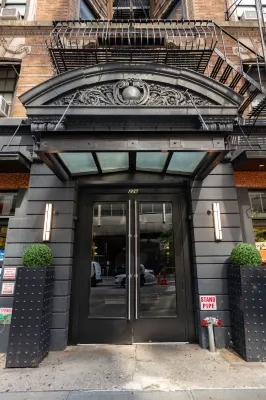 Square Hotel at Times Square Exterior Photos