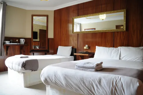Cricklewood Lodge Hotel Featured Photos