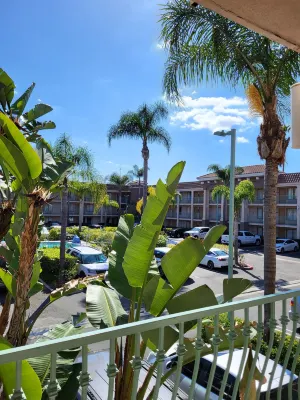 Cortona Inn and Suites Anaheim Resort Circondario Photos