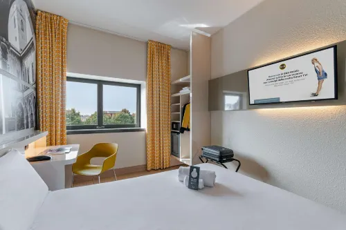 B&B Hotel Cremona Rooms Photos