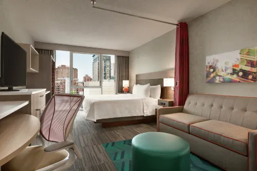 Home2 Suites by Hilton Chicago River North Featured Photos