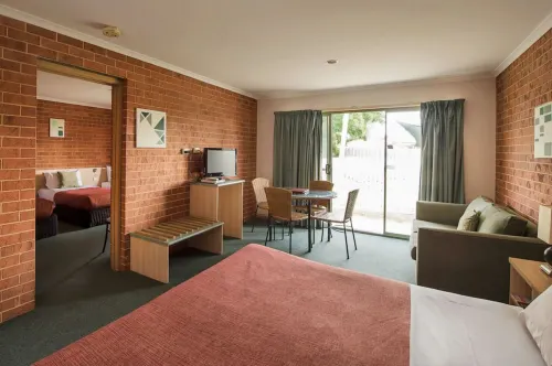Rose Garden Motel Photos