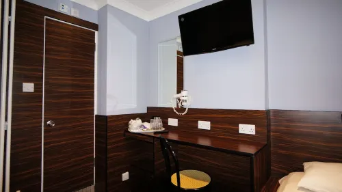 Crestfield Hotel Photos